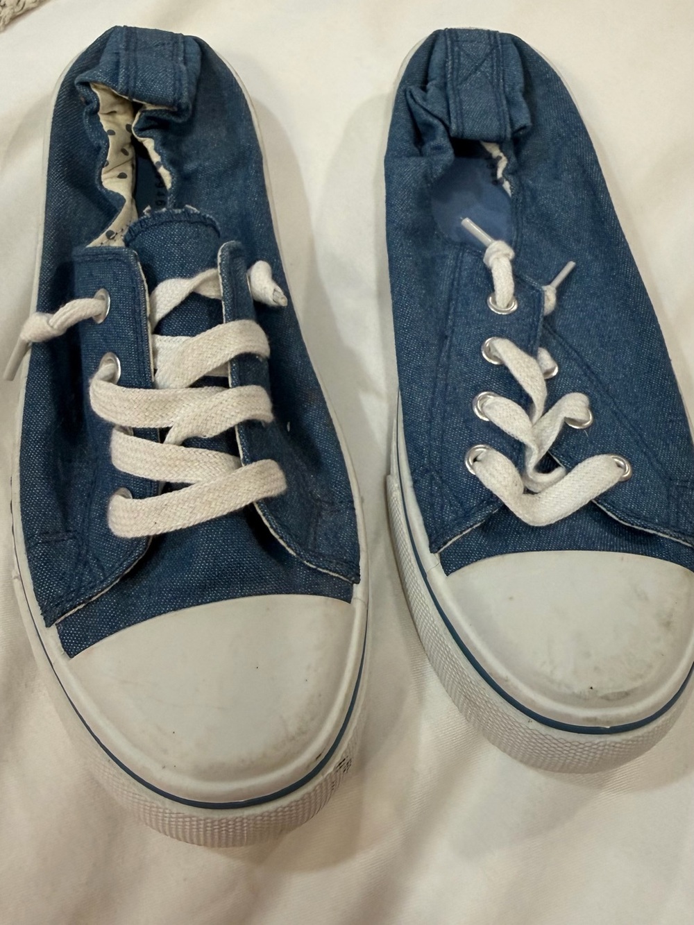 Source Unknown Navy Blue Canvas Lace-Up Women's Sneakers